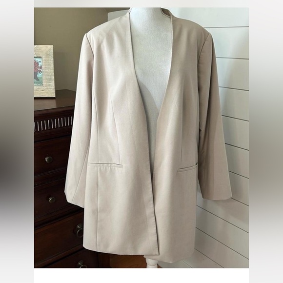 Calvin Klein Khaki Beige Women's
Open Front Blazer - Picture 5 of 7